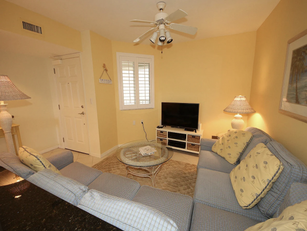 Two Bedroom Vacation Condo in Naples Sleeps Six Guests